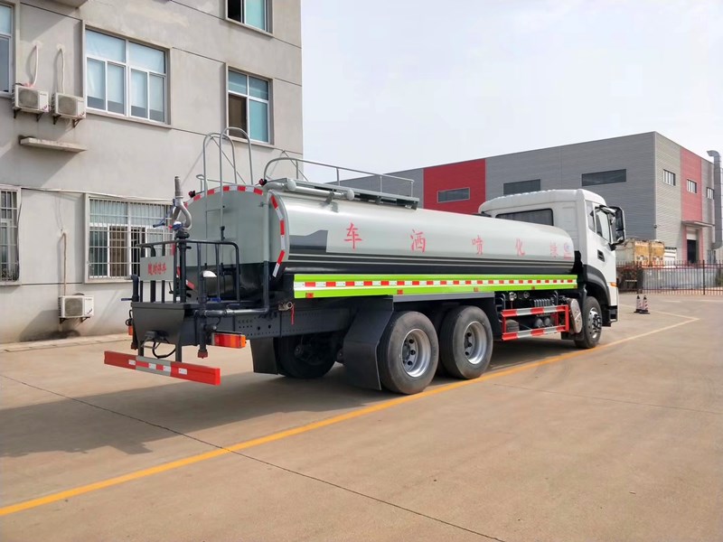 �塢��(gu��)���|�L(f��ng)�������p��20����ˮ܇��·ϵ�y(t��ng)�� �ɹܵ�����λ��ͨ���y��ֱͨ���y���^�V�W(w��ng)����ˮ�ڣ�ǰ�_�󞢡���(c��)������λ��(c��)����������ƽ�_(t��i)�����G����ˮ���ڣ��M�ɡ� 