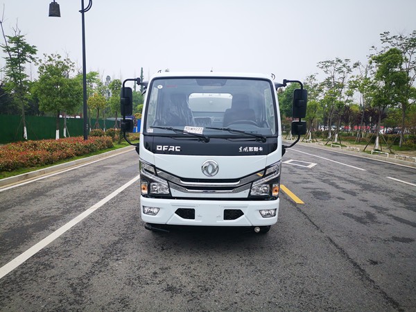 東風多利卡5方灑水車