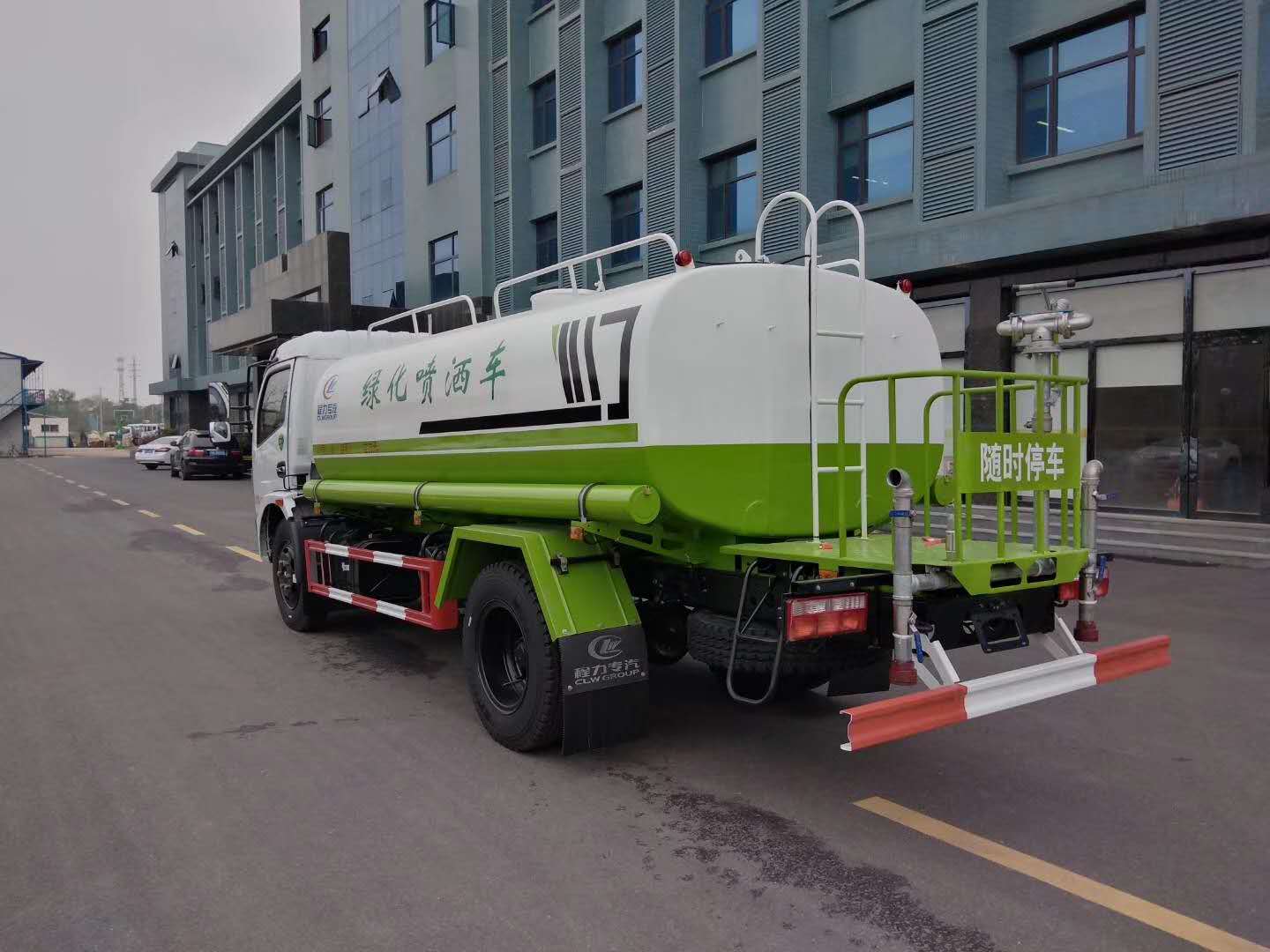 東風(fēng)大多利卡8噸灑水車(chē)