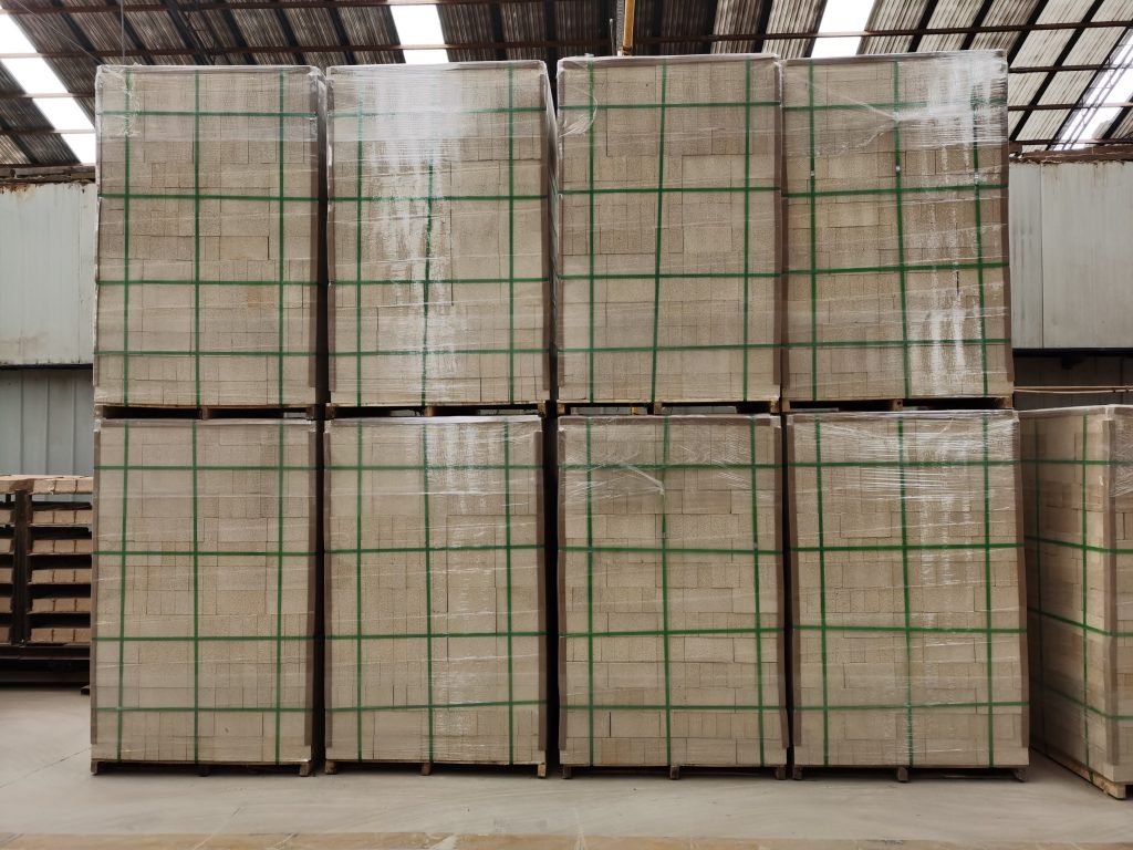 保溫磚廠家_輕質磚理化指標_輕質保溫磚價格